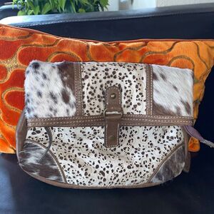 Ariat Brown Leather & Cow Hide Purse Clutch Shoulder Cross Body Zip Snap